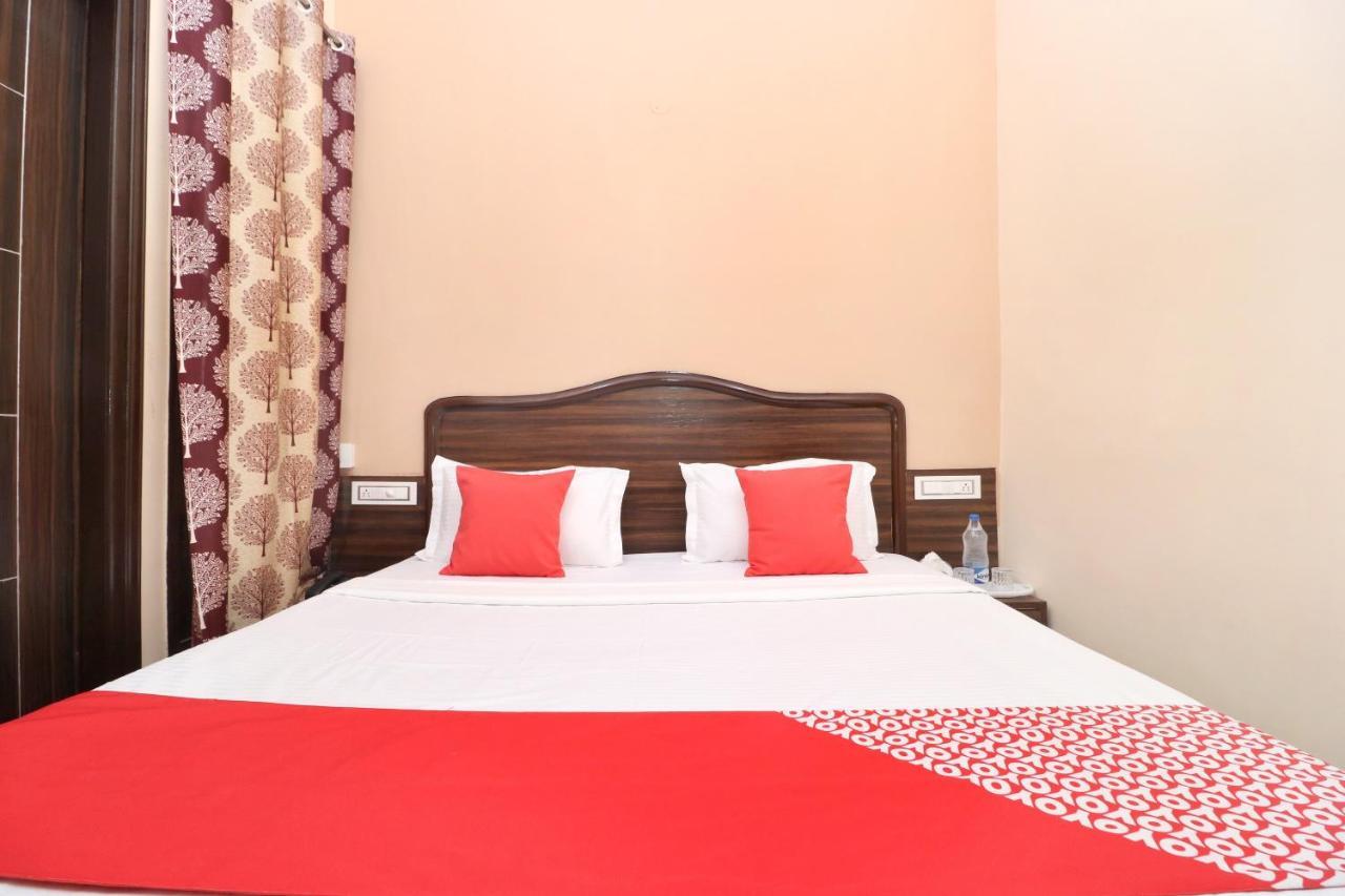 Vaccinated Staff- Oyo 15127 Pryag Guest House Jalandhar Exterior photo